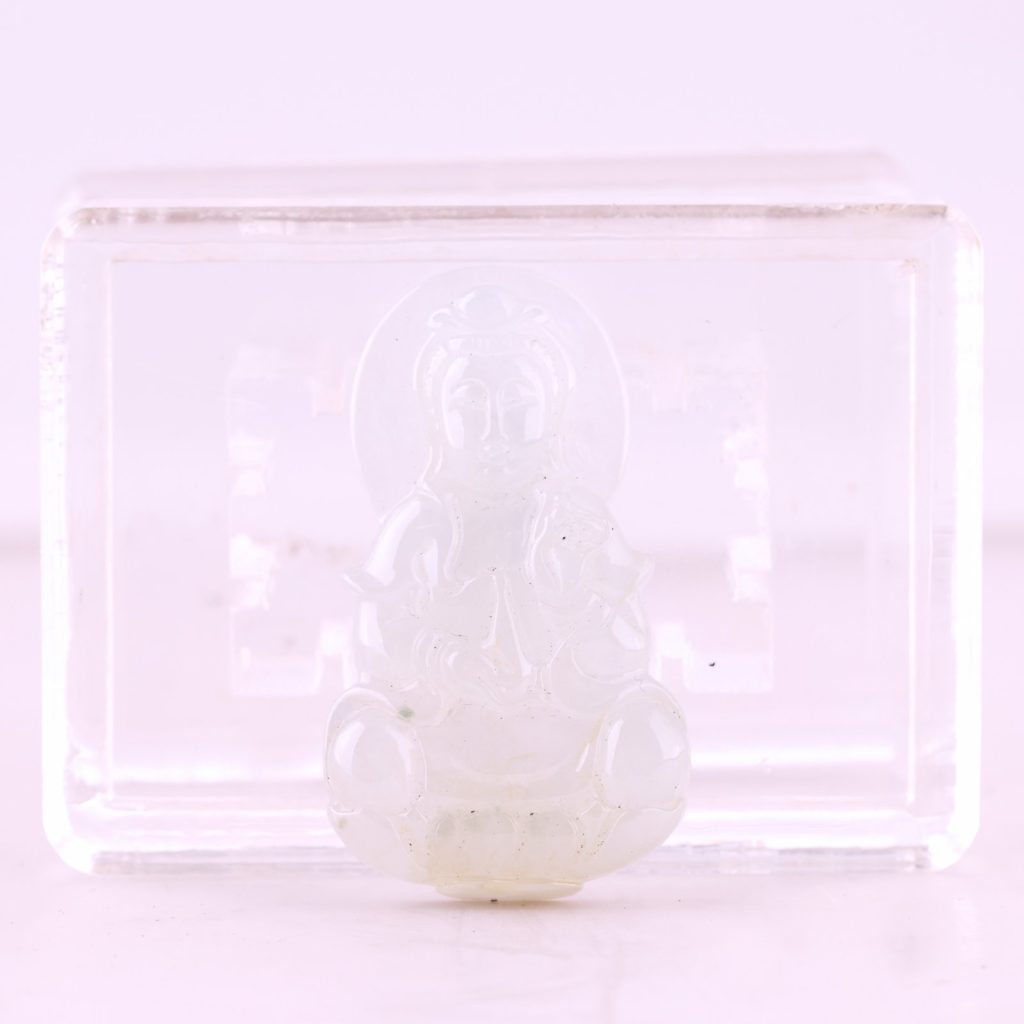 冰種翡翠觀音吊墜